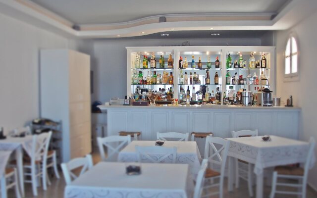Reverie Santorini Hotel