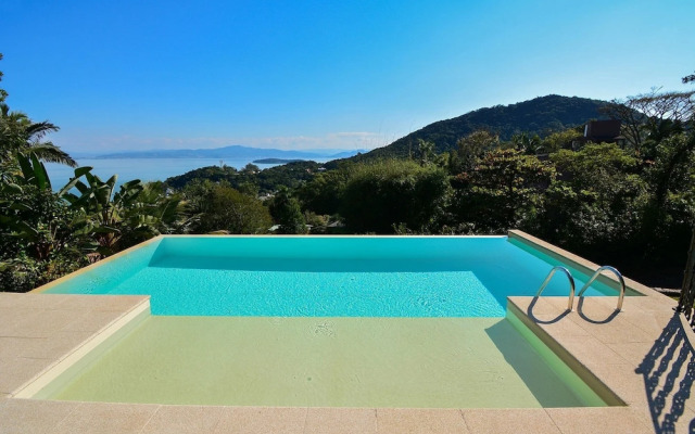 Charmosa Suíte em Sambaqui