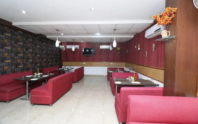 OYO 1988 Hotel Galaxy