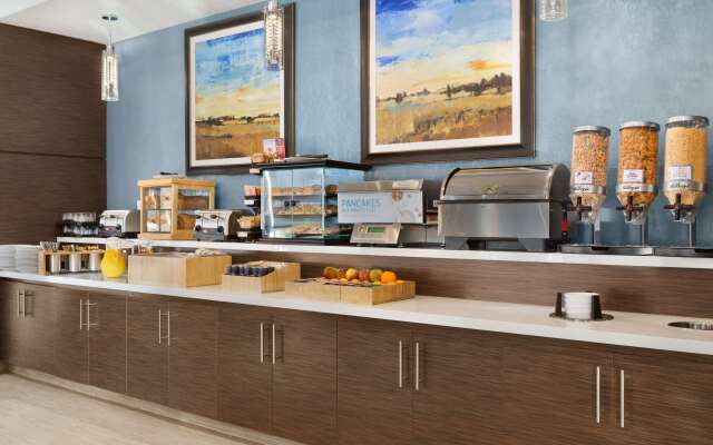 Days Inn & Suites by Wyndham Yorkton