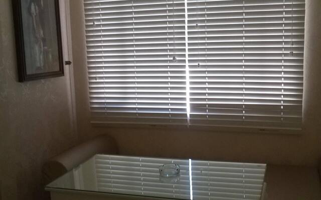 Goldstar Garden Inn