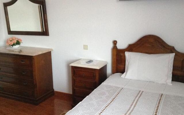 Pensão Residencial Trinas Lda