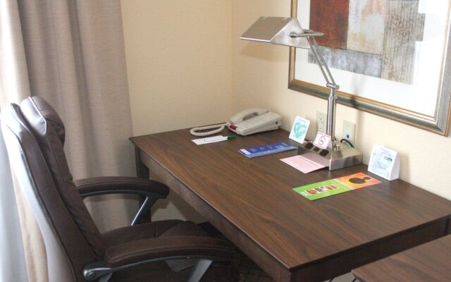 Delta Hotels by Marriott Huntington Mall