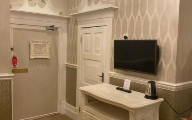Langtry Manor Hotel