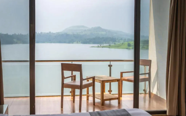 Shvas Island Resort