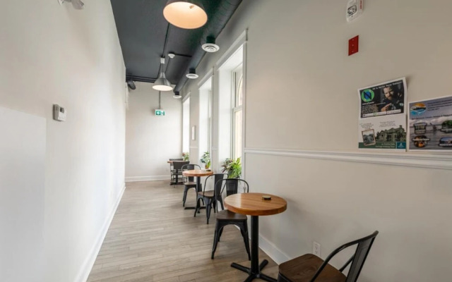 Iconic Rideau 1Bd Unit Balcony Free Parking 1