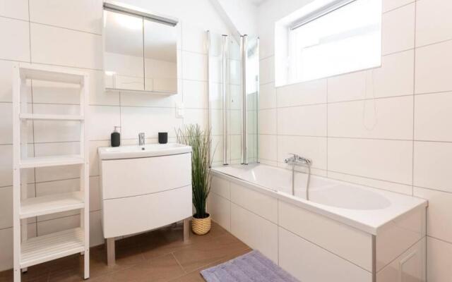 Penthouse near Schoenbrunn with large terrace! N43