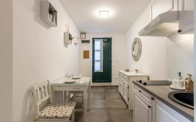 Studio Apartment Luka