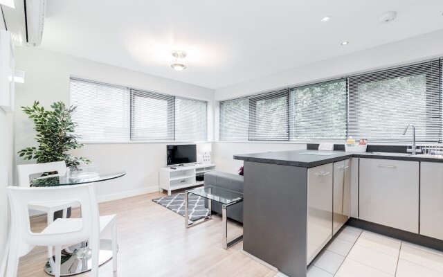 Roomspace - New Manor House