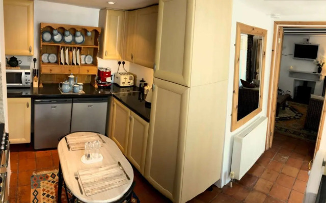 Central Boscastle studio flat