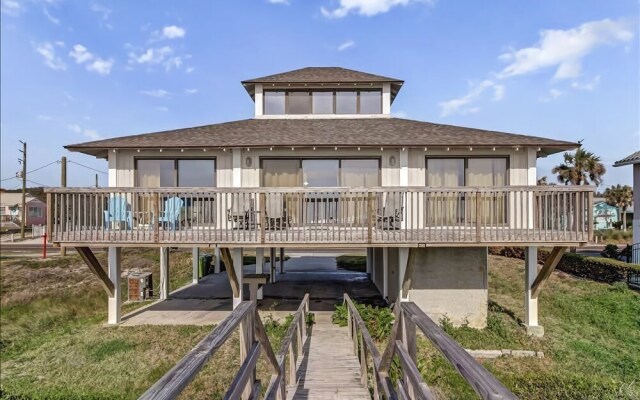 Oceanfront Pet Friendly Unit by RedAwning