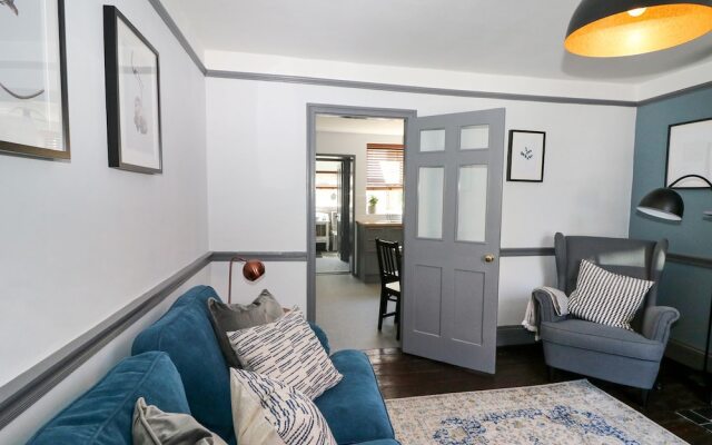 Lily Cottage
