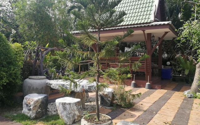 Kumkhumsriwangchai Amphawa