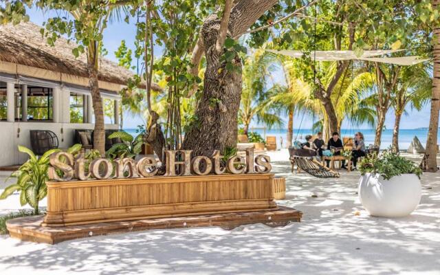 Stone Hotels, Dhiffushi