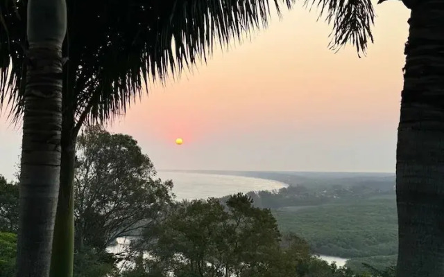 Leonardi's Sunset House
