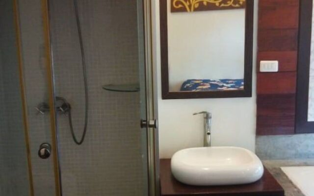 Indy Hostel at Maenam