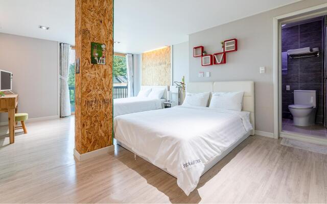 Goseong Sea&star Pension