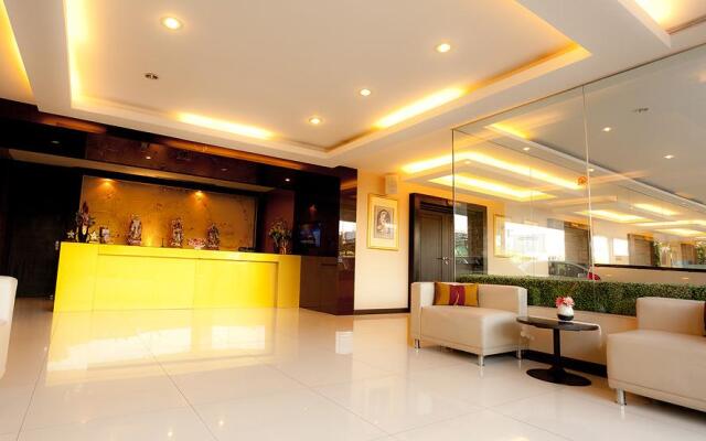 The Residence Airport & Spa