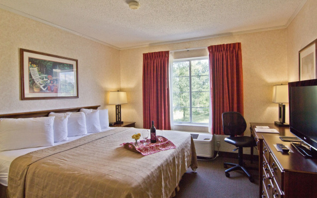 Coshocton Village Inn and Suites