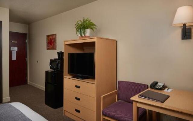 The Garibaldi House Inn & Suites