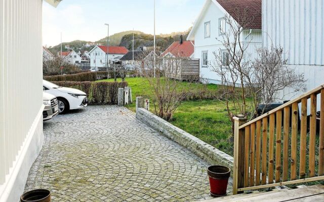 6 Person Holiday Home in Rönnäng