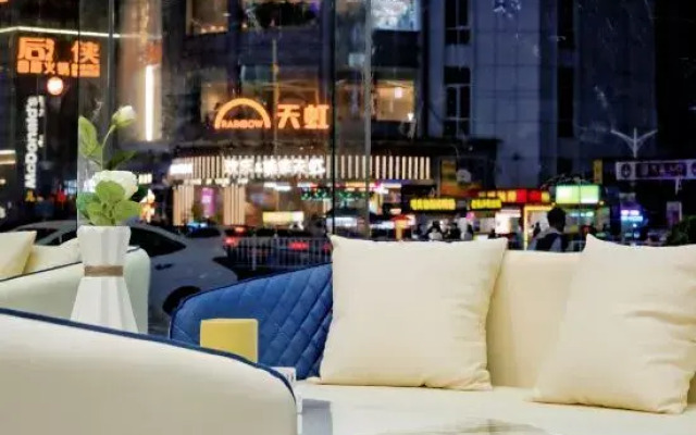 H Yi Select Hotel (Huidong OCT Tianhong Branch)