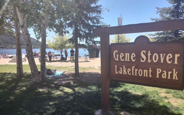 Western Riviera Lakeside Lodging