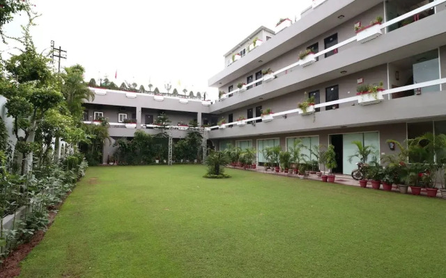 OYO 5189 Hotel East Lite