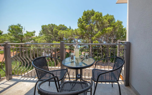 Green Pino Seaview Studios