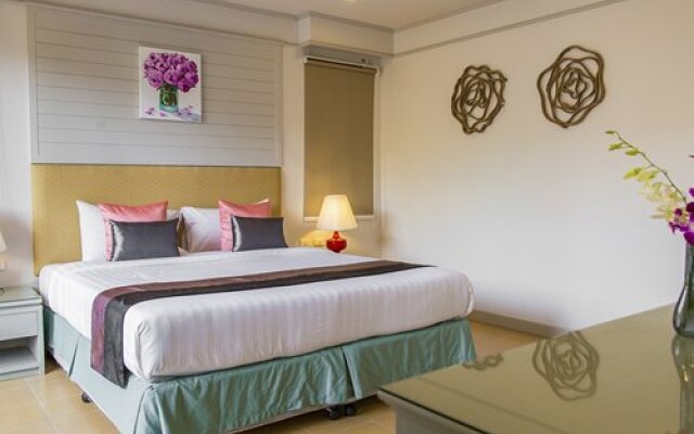 Karma Royal Boat Lagoon - 3 Nights, Phuket, Thailand