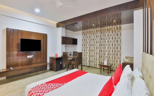 OYO 18585 Hotel Rajdhani