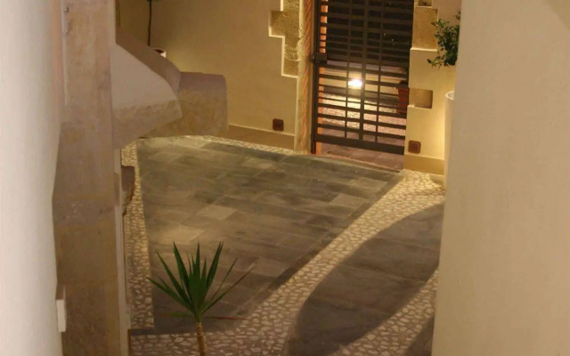 Kyanos Residence