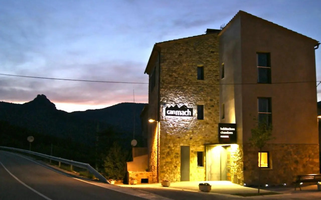 Restaurante y Alojamiento Can Mach