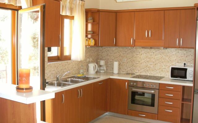 Villa Stefanos, Sea View, Private Pool, Near Sea