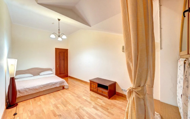 LUX Apartments Shelkovichnaya