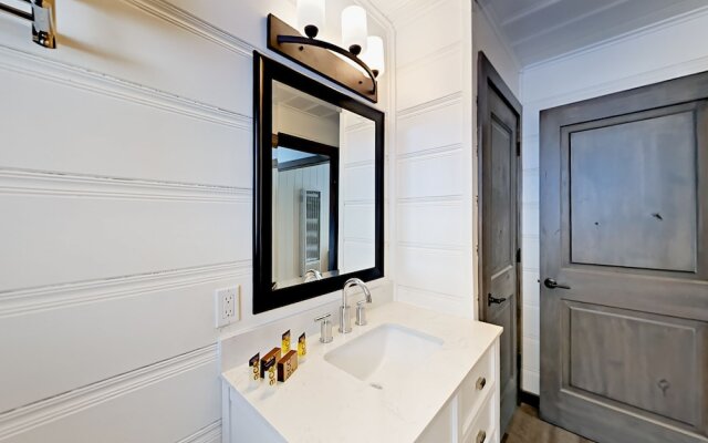 4093 Manzanita Ave Cabin Unit 5