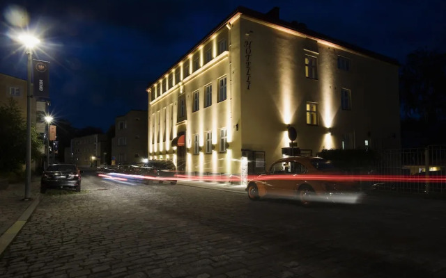 hotelImage