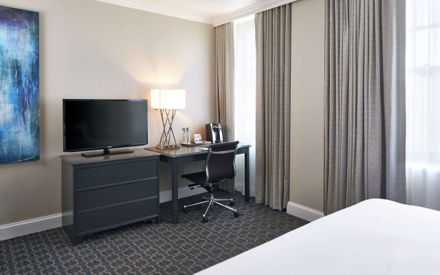 Redmont Hotel Birmingham, Curio Collection by Hilton