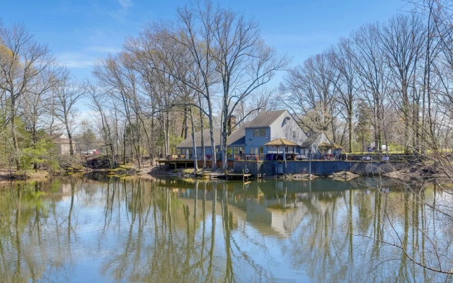 Stunning Southaven Estate: Pool & Spacious Deck!