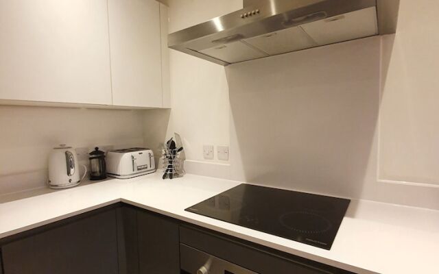 Stylish 2-bed Apartment in Manchester City Center