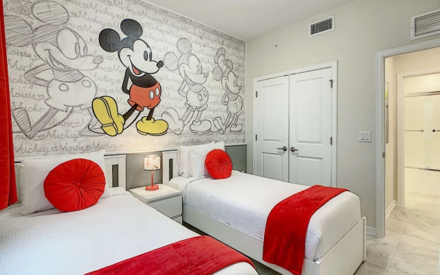 Modern Condo Near Disney Foosball Water Park!