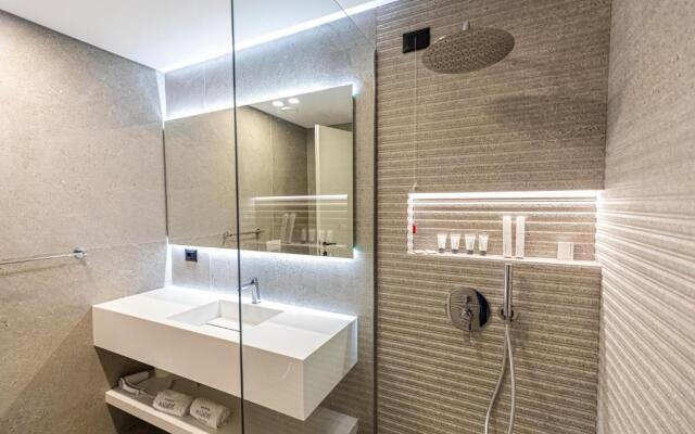 Mazarine Hotel