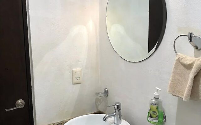 Apartment 101-2 Amalfi by Slieva Near 5th Avenue