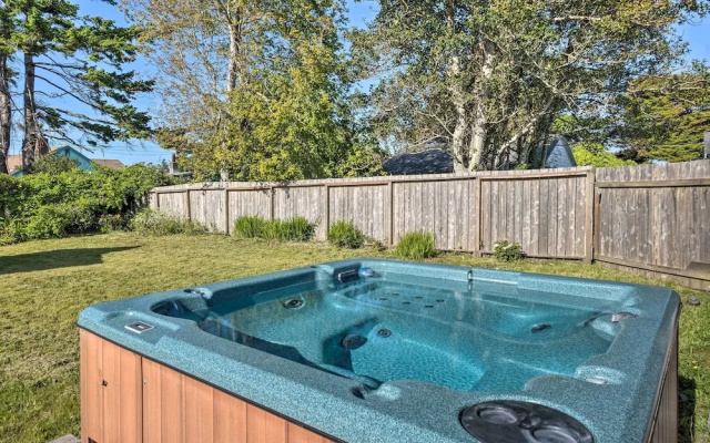 Coastal Getaway by Pebble Beach & Redwoods!
