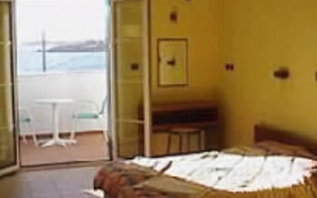 Ammes Apartments