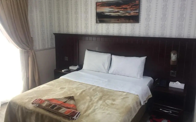 Ana Palace Hotel