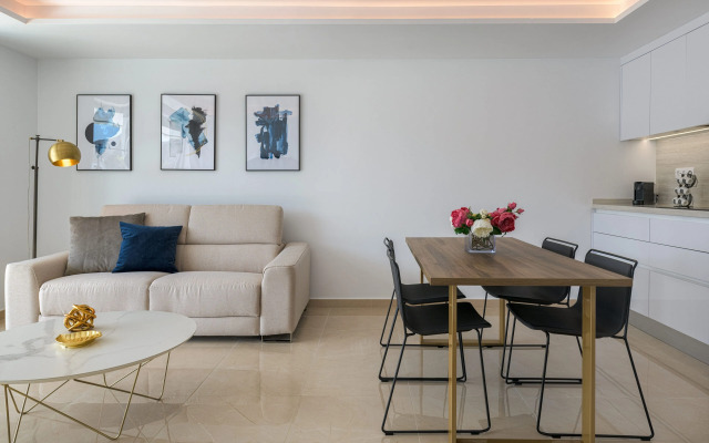 Grand Horizon Luxury Boutique Apartments