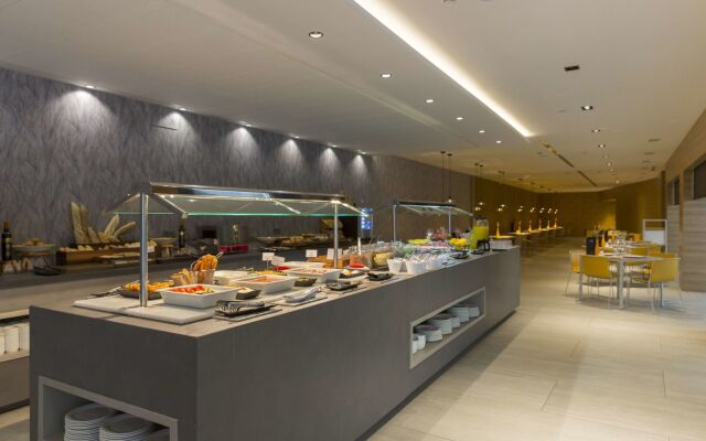 Hotel Macia Sevilla Kubb