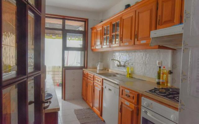 Quarto com 4 camas (Beliches+ 1 Sofá-cama)
