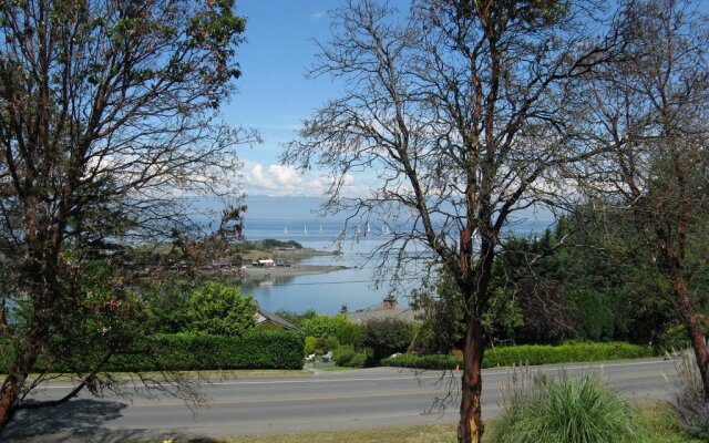 Hammond Bay Artful Suite